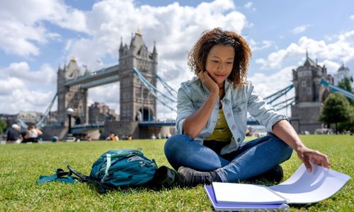 Londra’daki En İyi 5 Dil Okulu: Artıları & Eksileri (2025 Güncel Rehber)
